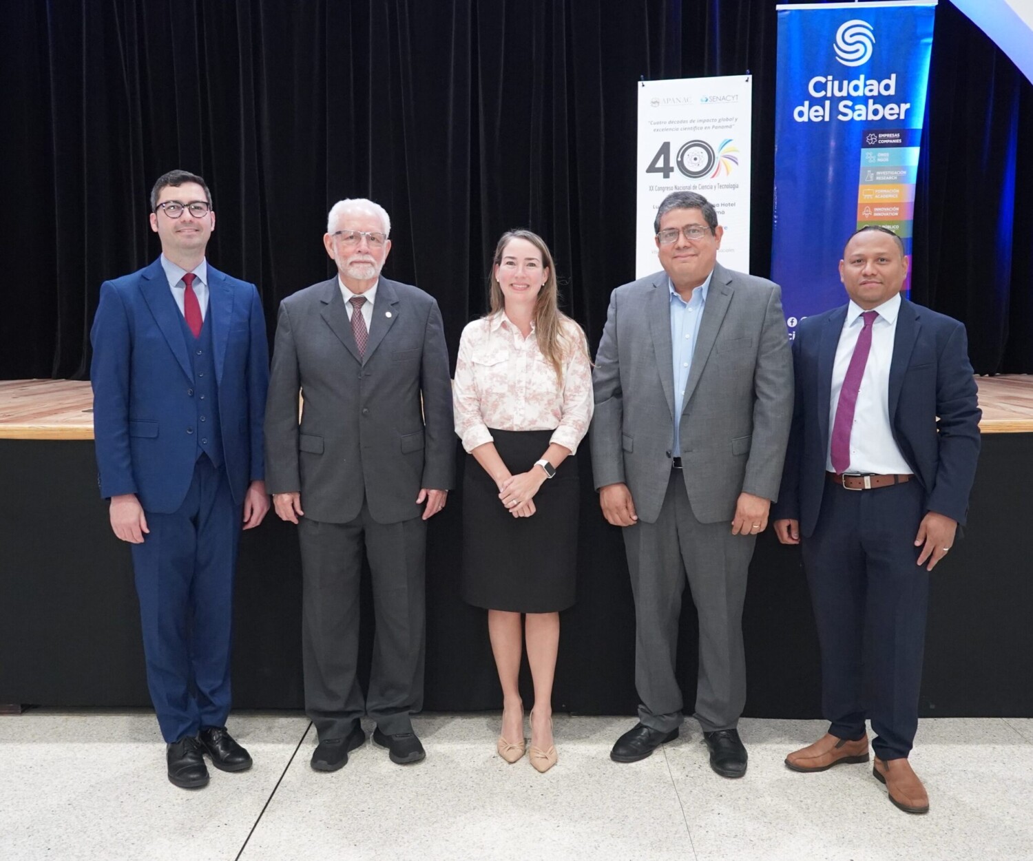 Foto Lanzamiento del Congreso