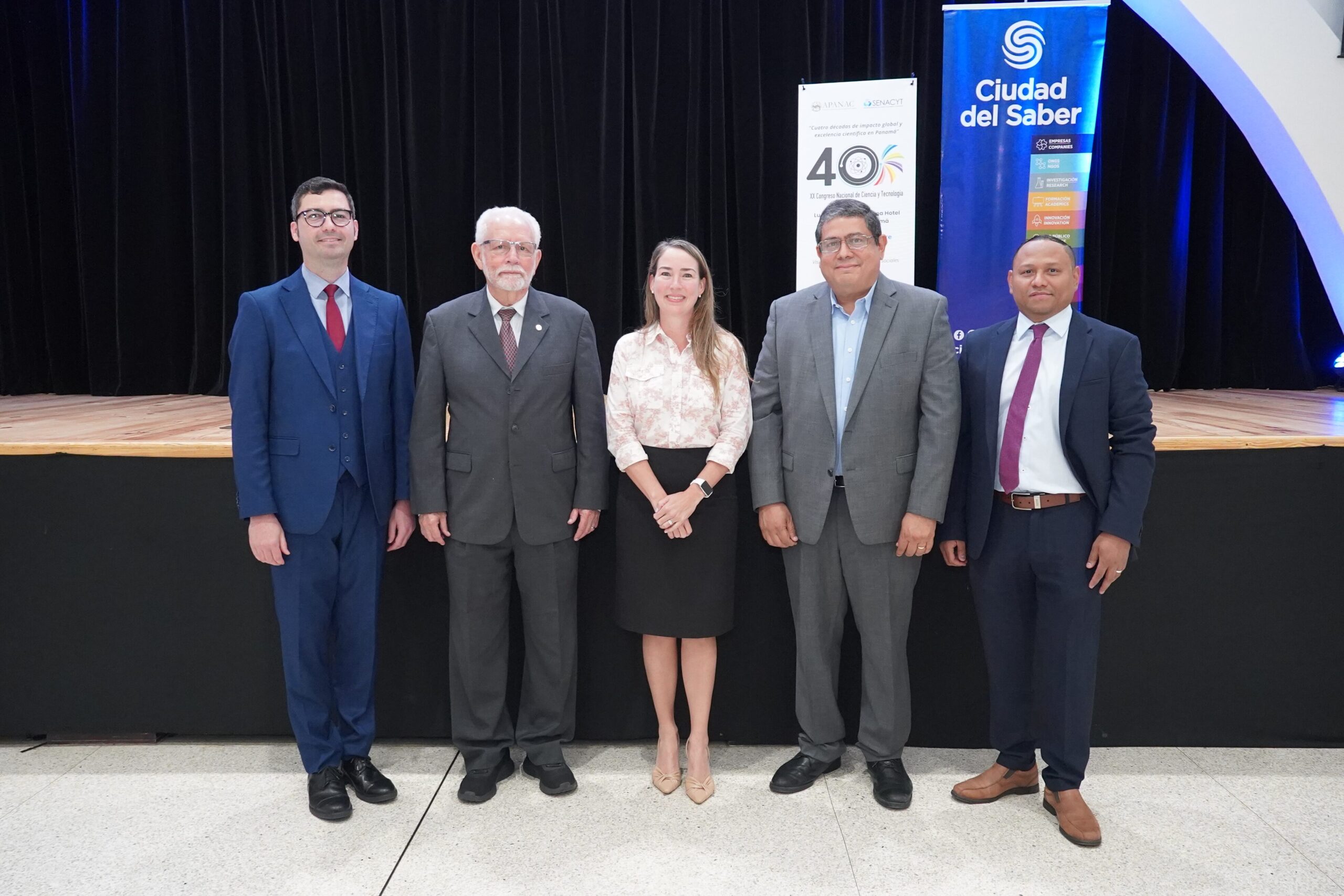 Foto Lanzamiento del Congreso